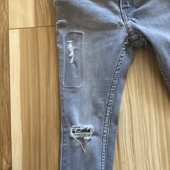 Set of Toddler 4T jeans. - Picture 5 of 7
